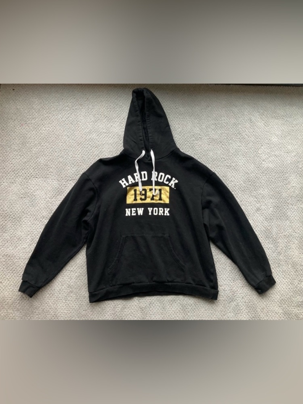 Hard Rock Cafe Black Hoodie Label Detail